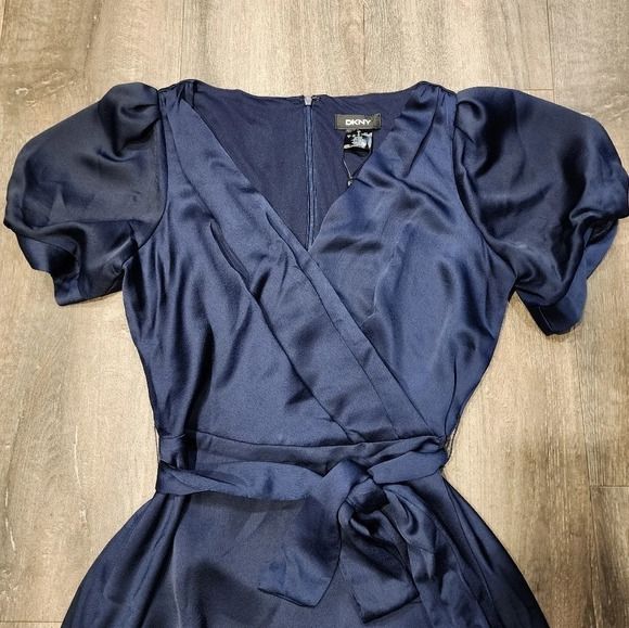 *NWT* DKNY Navy Silky Faux Wrap Dress - Picture 3 of 5